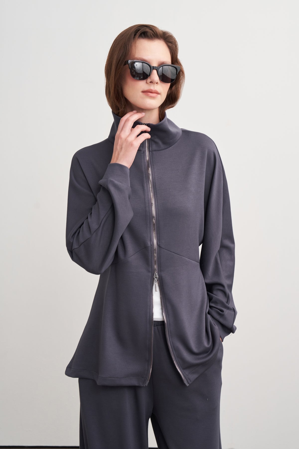 Kadın Bele Oturan Fermuarlı Sweat Pantolon Takım Füme