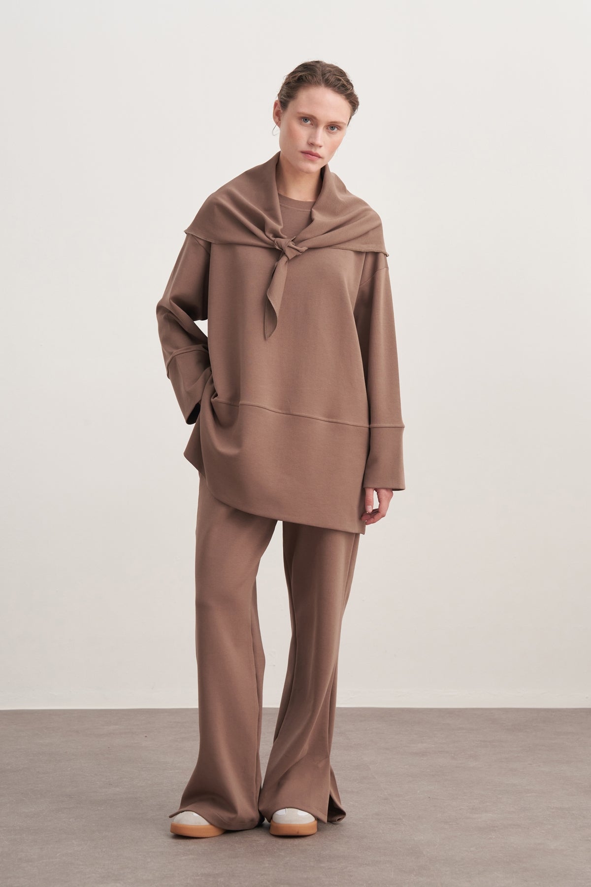 Kadın İnterlok Oversize Şal Aksesuarlı Sweat Kahve