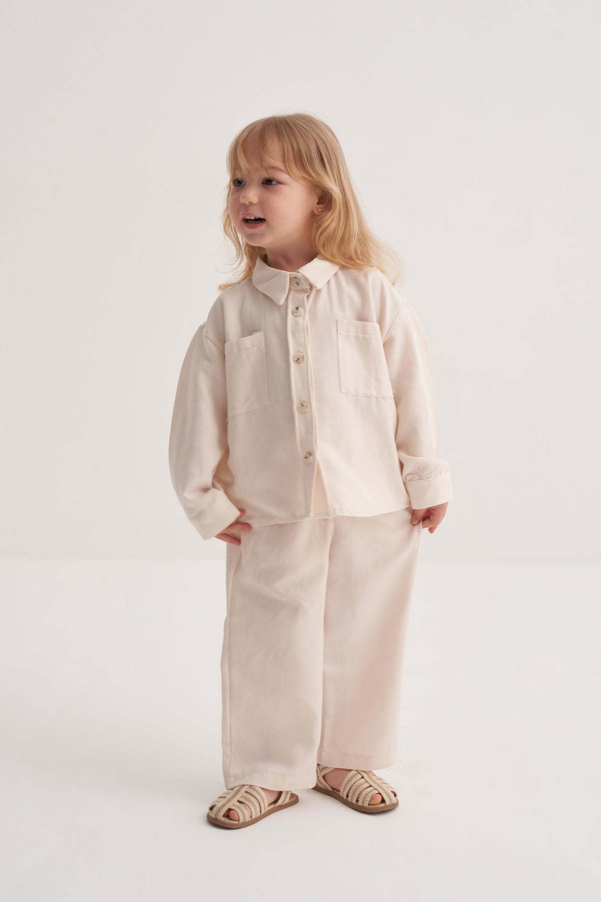 Unisex Çocuk Dökümlü Pamuklu Düğmeli Pantolon Kemik