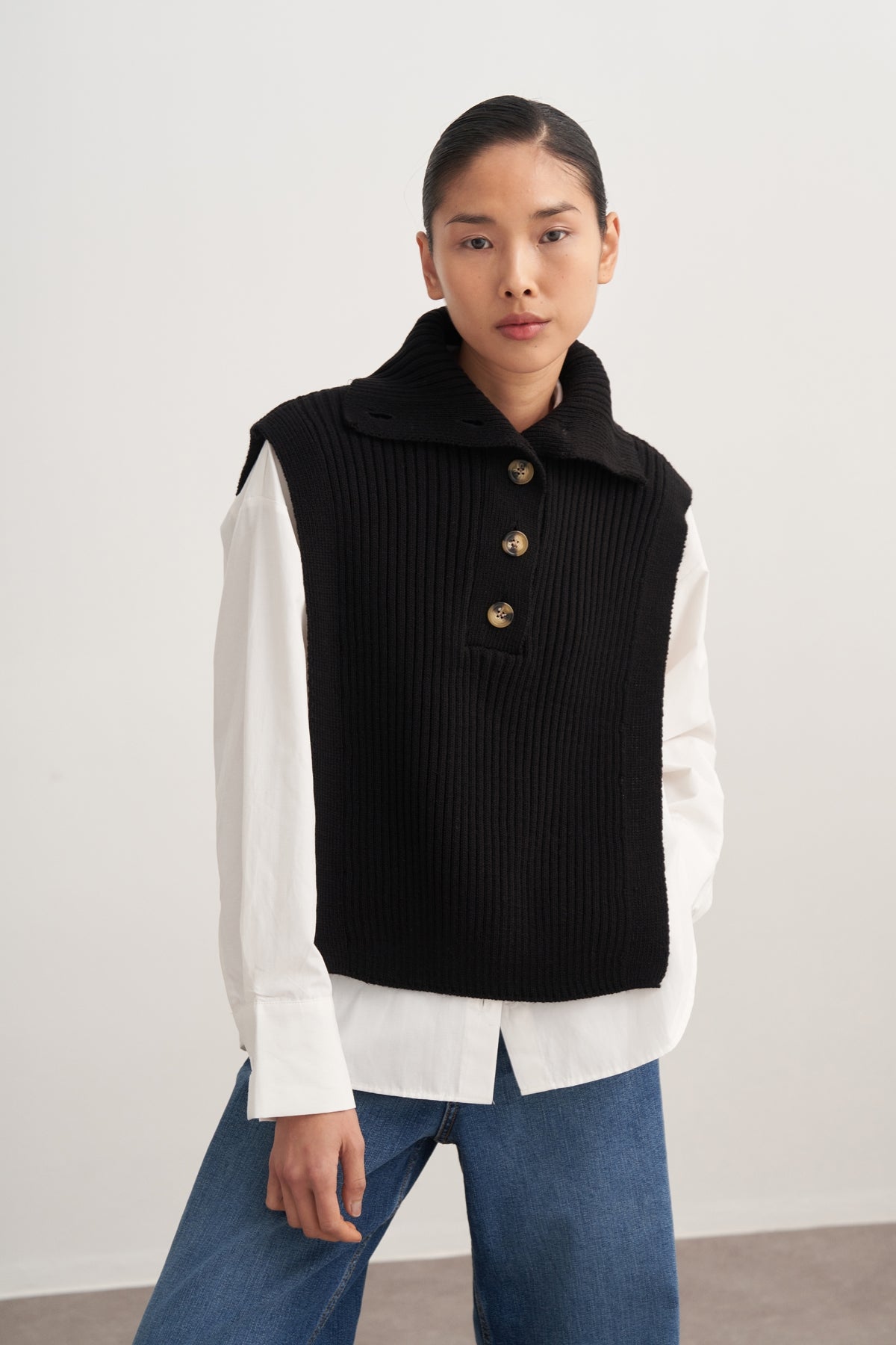 Kadın Düğmeli Triko Süveter Siyah