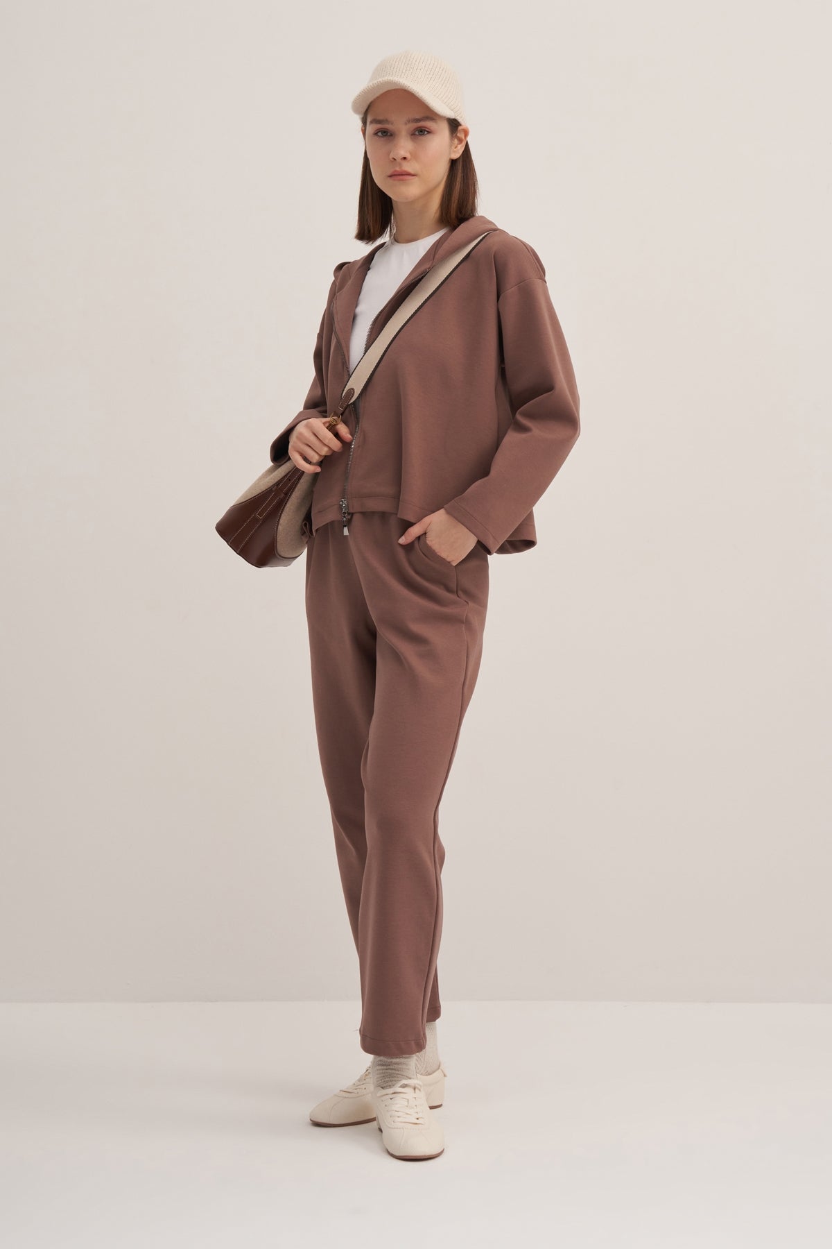 Kadın İnterlok Kapüşonlu Kısa Sweat Kahve