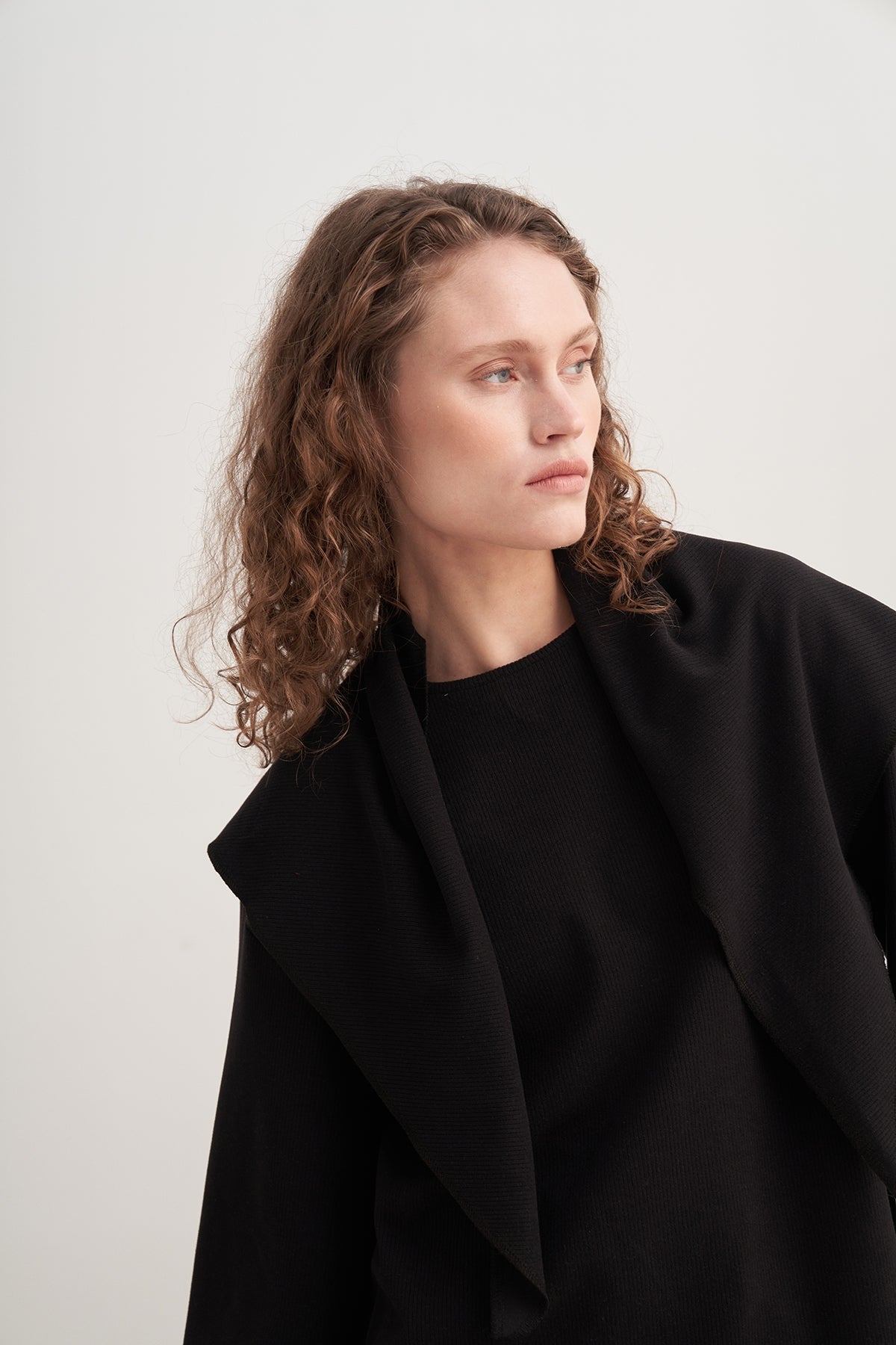 Kadın Şal Aksesuarlı 3’lü Pantolon Takım Siyah