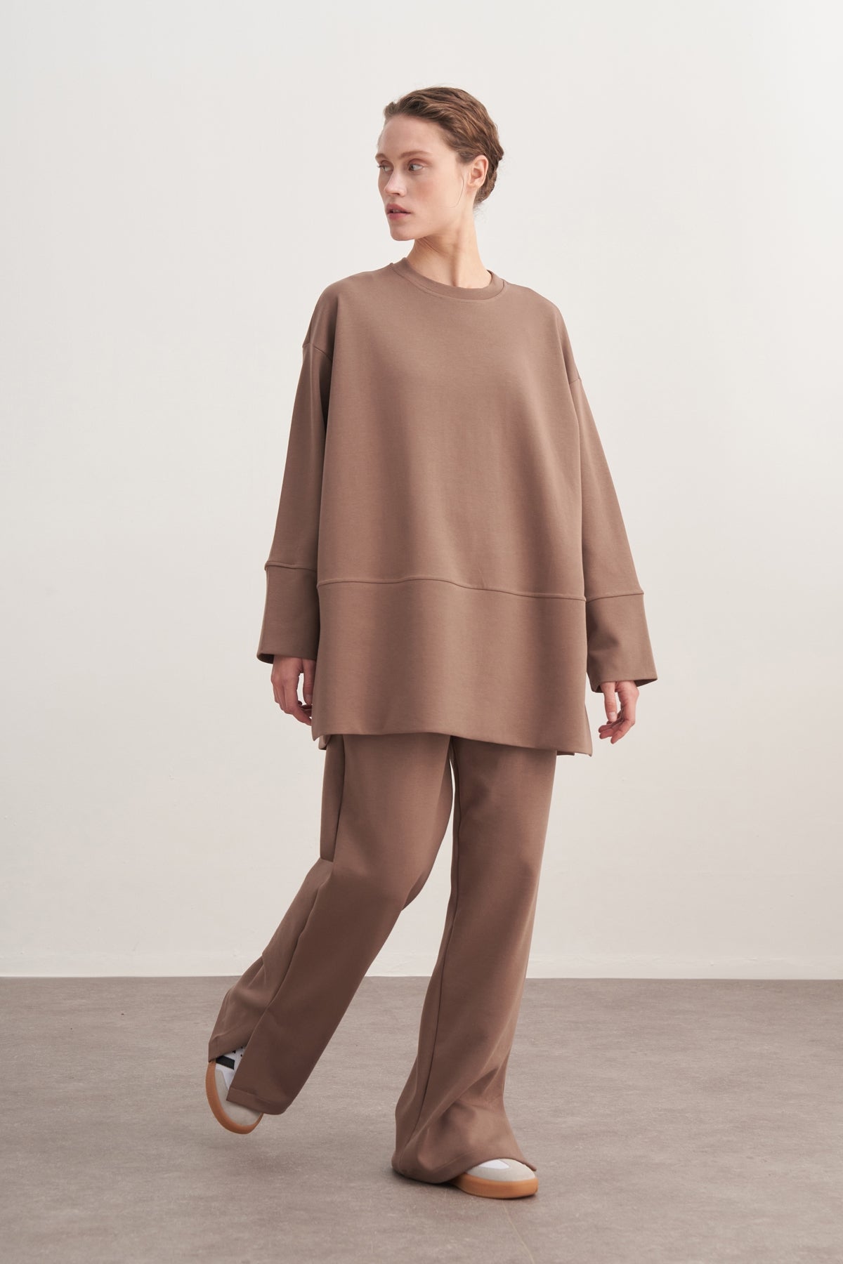 Kadın İnterlok Oversize Şal Aksesuarlı Sweat Kahve