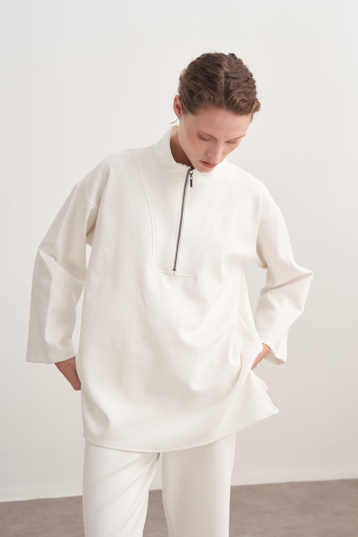 Kadın İnterlok Dik Yaka Sweat Ekru