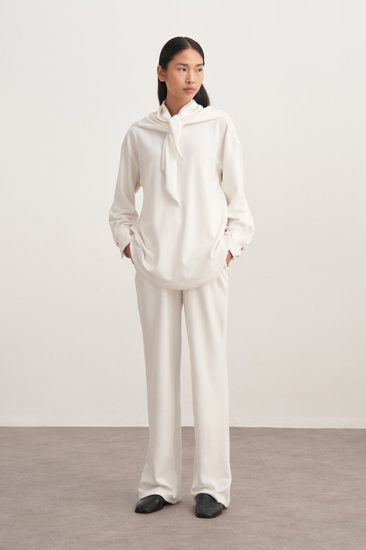 Kadın Şal Aksesuarlı 3’lü Pantolon Takım Ekru