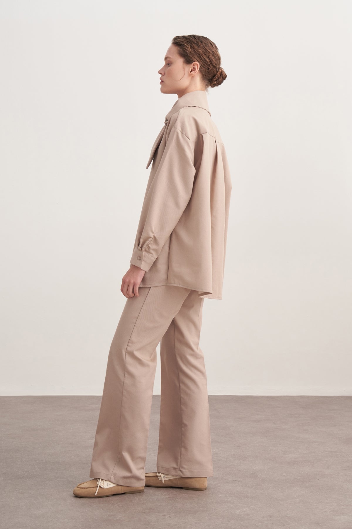 Kadın Gabardin Yaka Detaylı Gömlek Bej