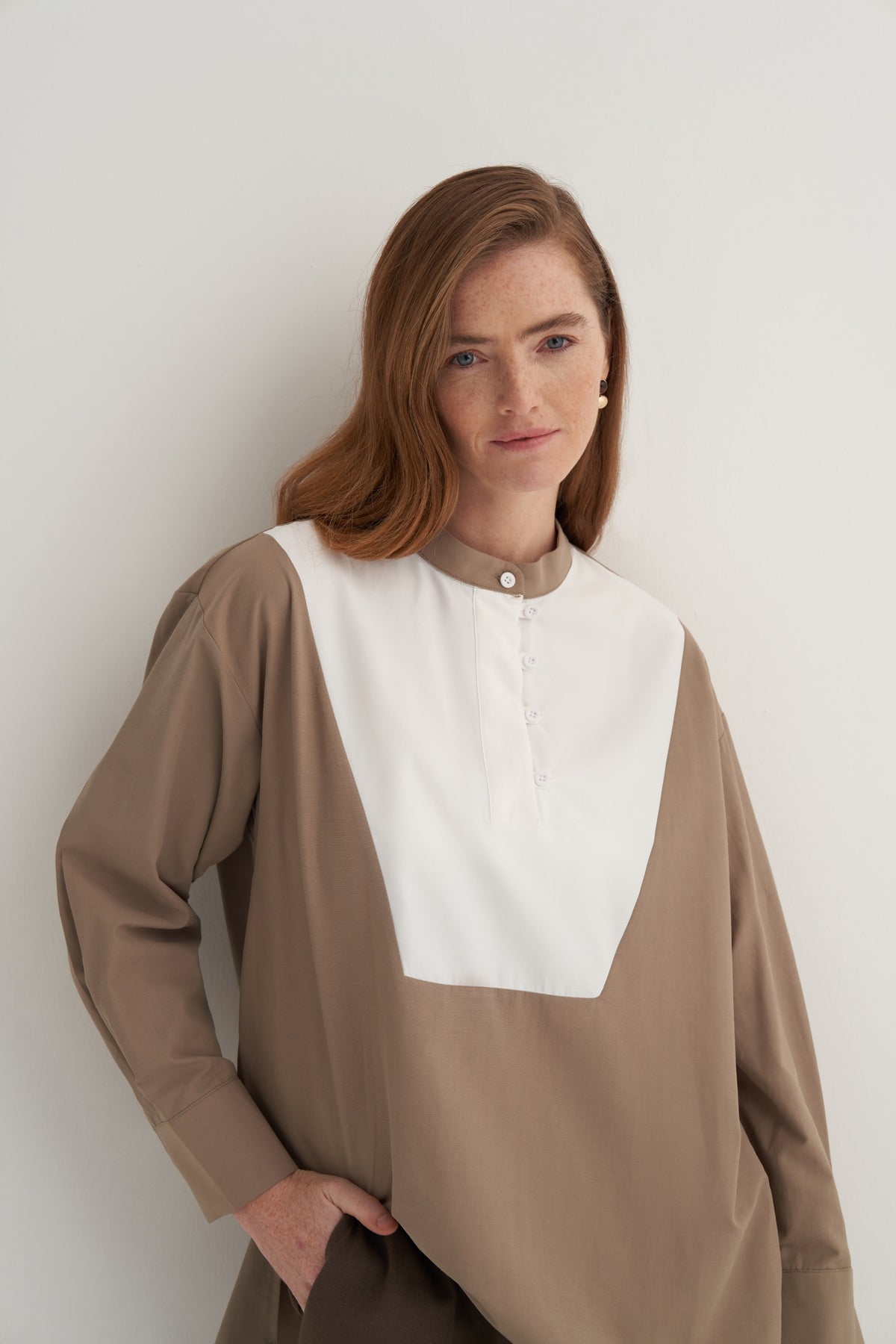 Kadın Hakim Yaka Garnili Gömlek Vizon