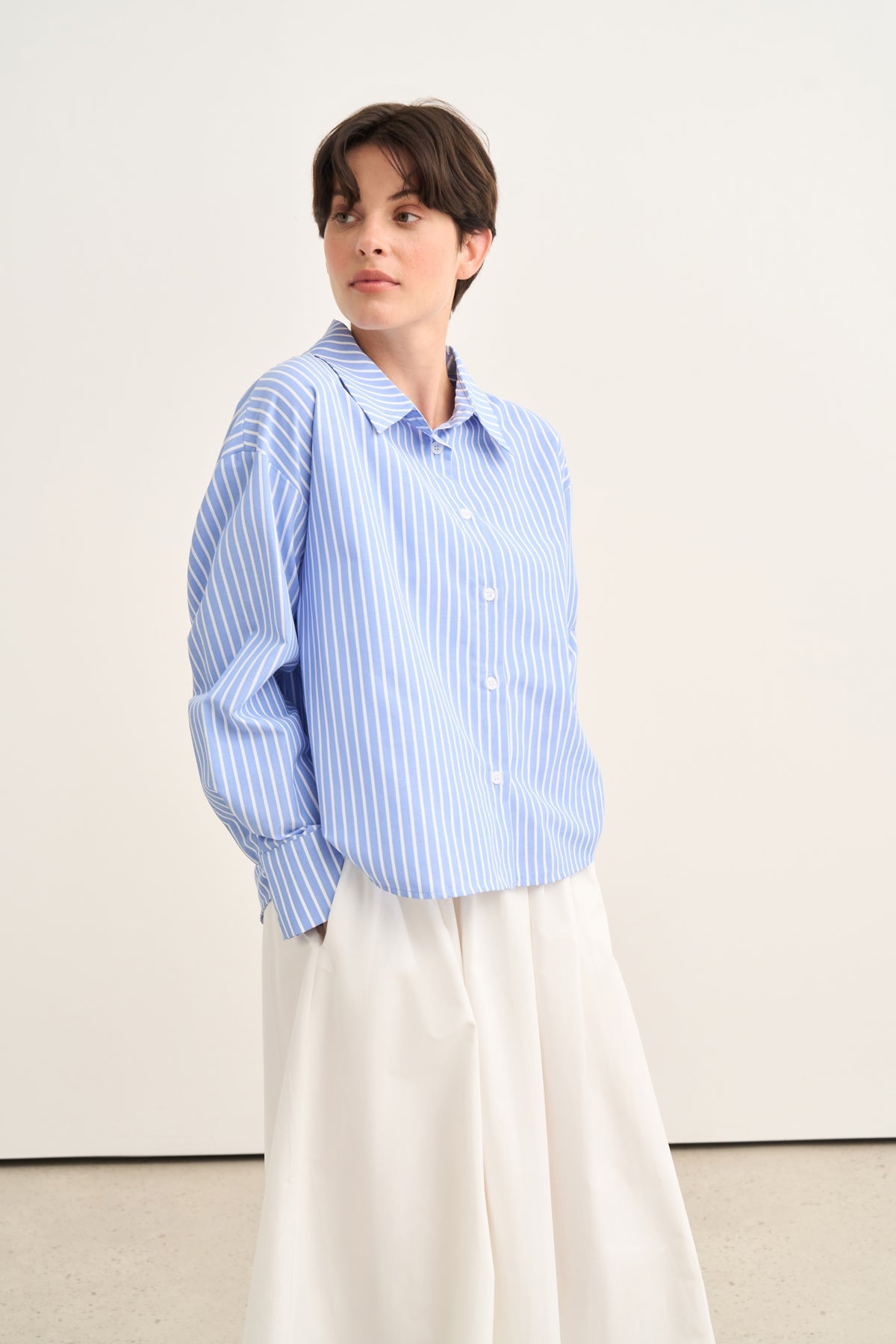 Kadın Poplin Oversize Kısa Gömlek Lacivert Çizgili