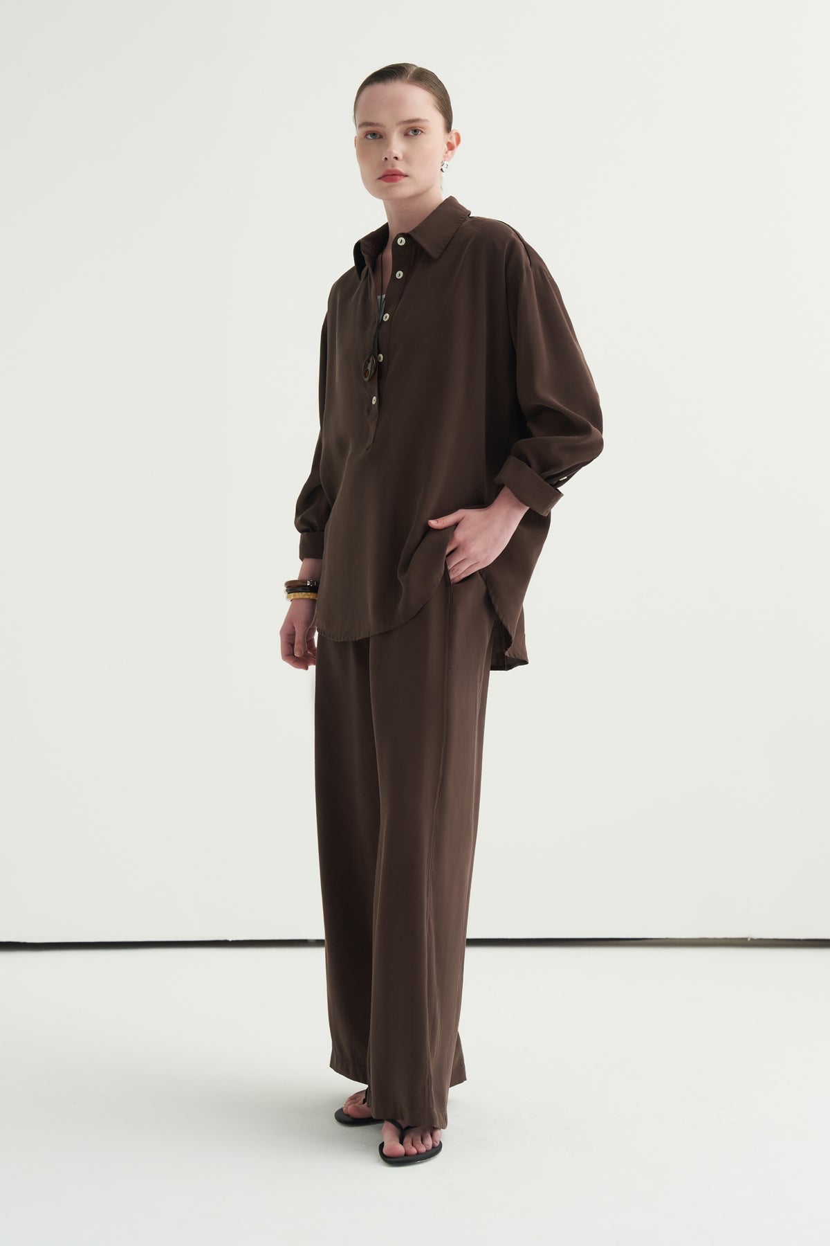 Kadın Modal Pat Kapamalı Gömlek Kahve