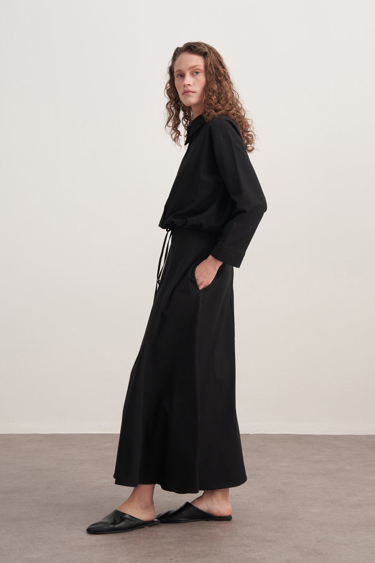 Kadın Gabardin Gömlekli Kloş Etek Takım Siyah