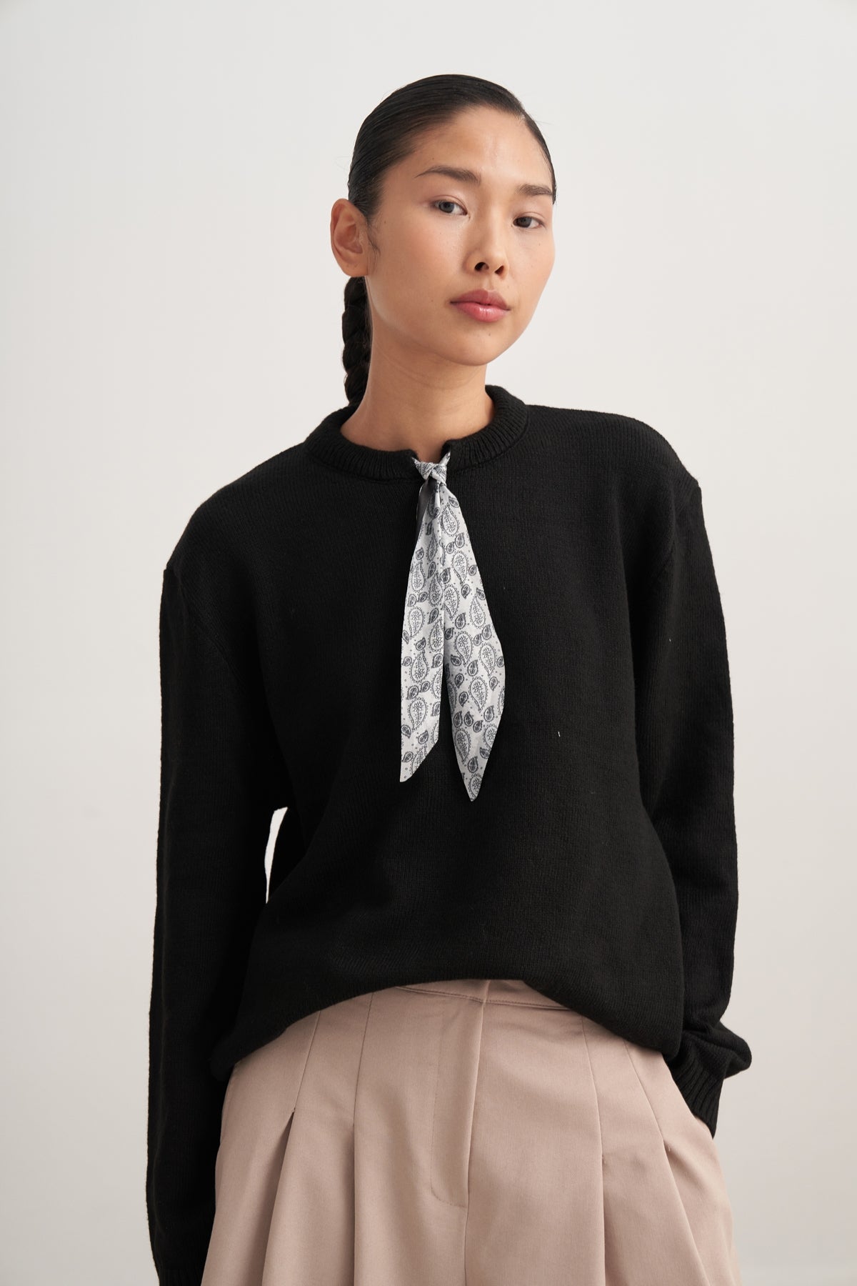 Kadın Fularlı Bisiklet Yakalı Triko Kazak Siyah