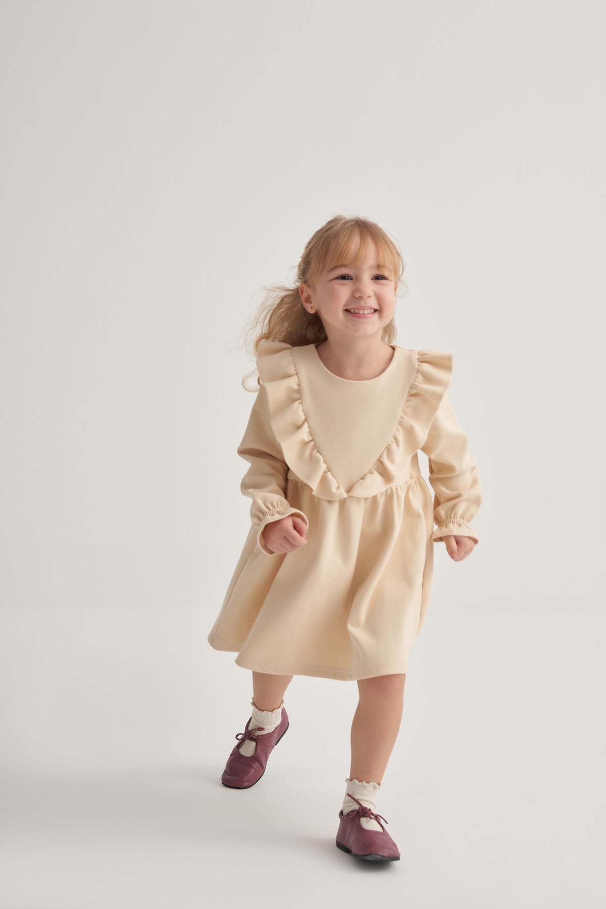 Kız Çocuk İnterlok Fırfırlı Uzun Kol Elbise Bej