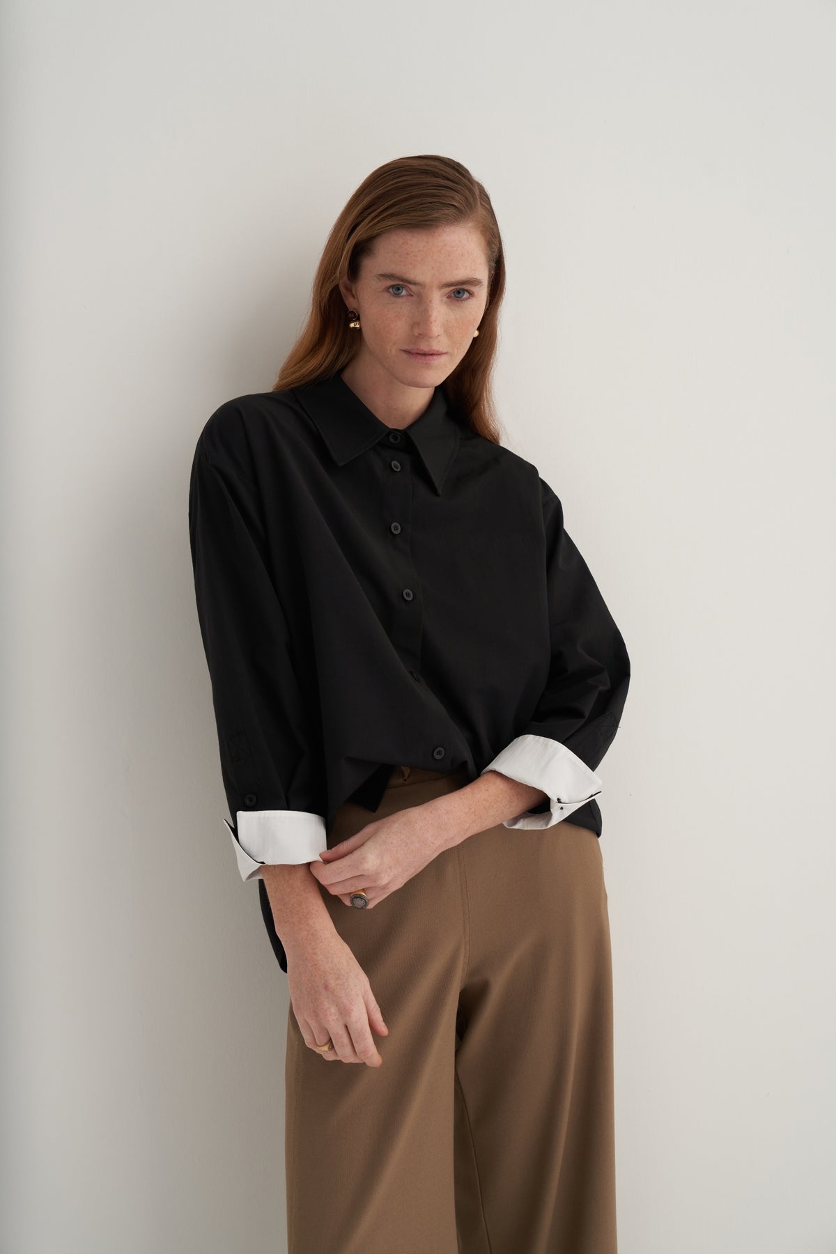 Kadın Poplin Kontrast Manşetli Gömlek Siyah