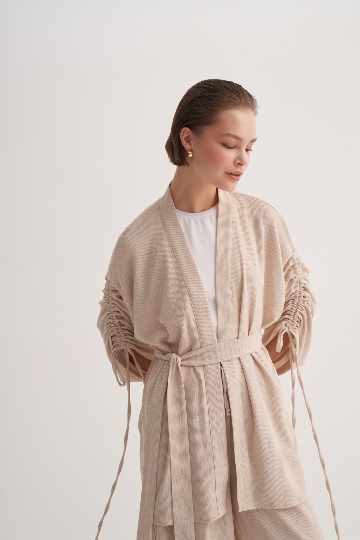 Kadın Örme Kumaş Büzgü Detaylı Kimono Takım Bej