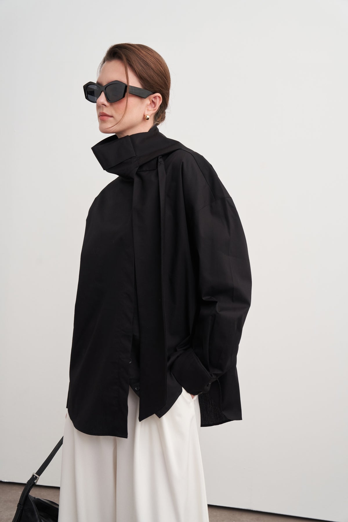 Kadın Poplin Yüksek Yaka Bağlamalı Gömlek Siyah
