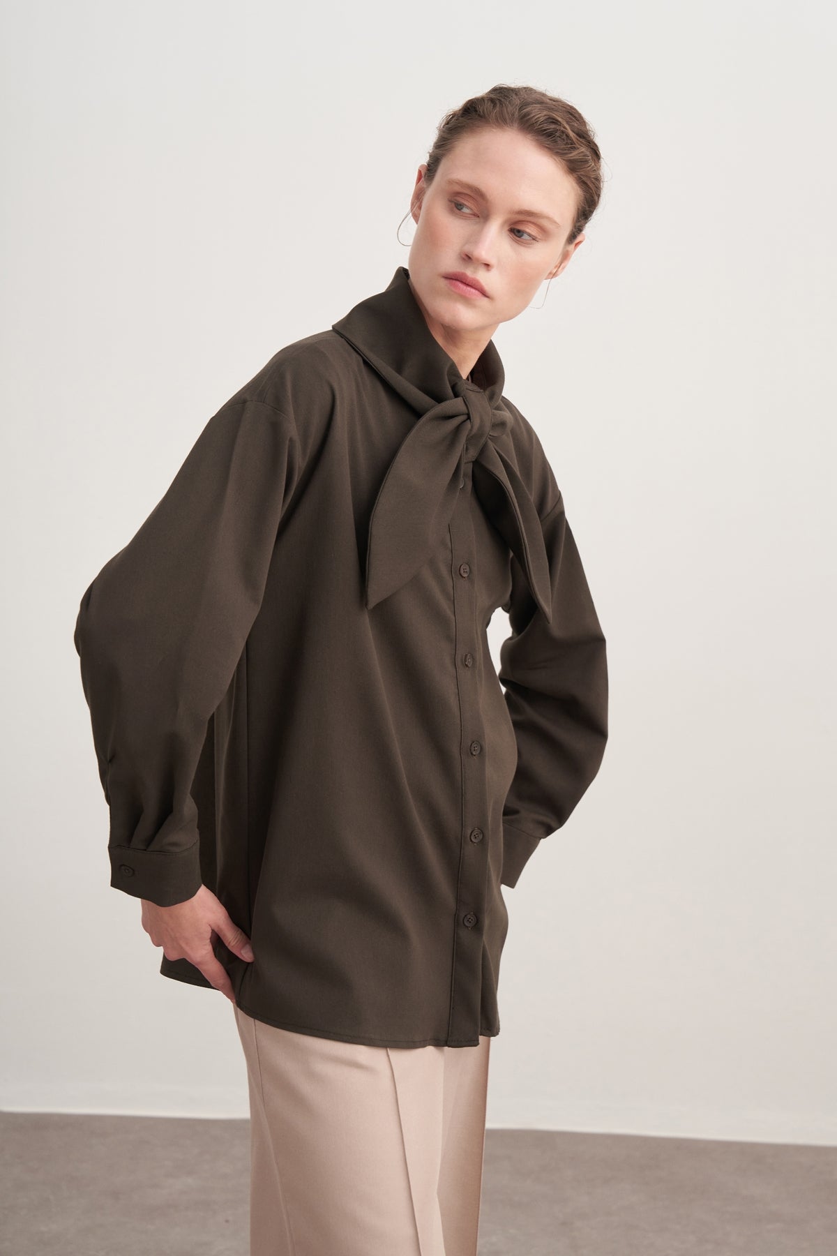 Kadın Gabardin Yaka Detaylı Gömlek Koyu Haki