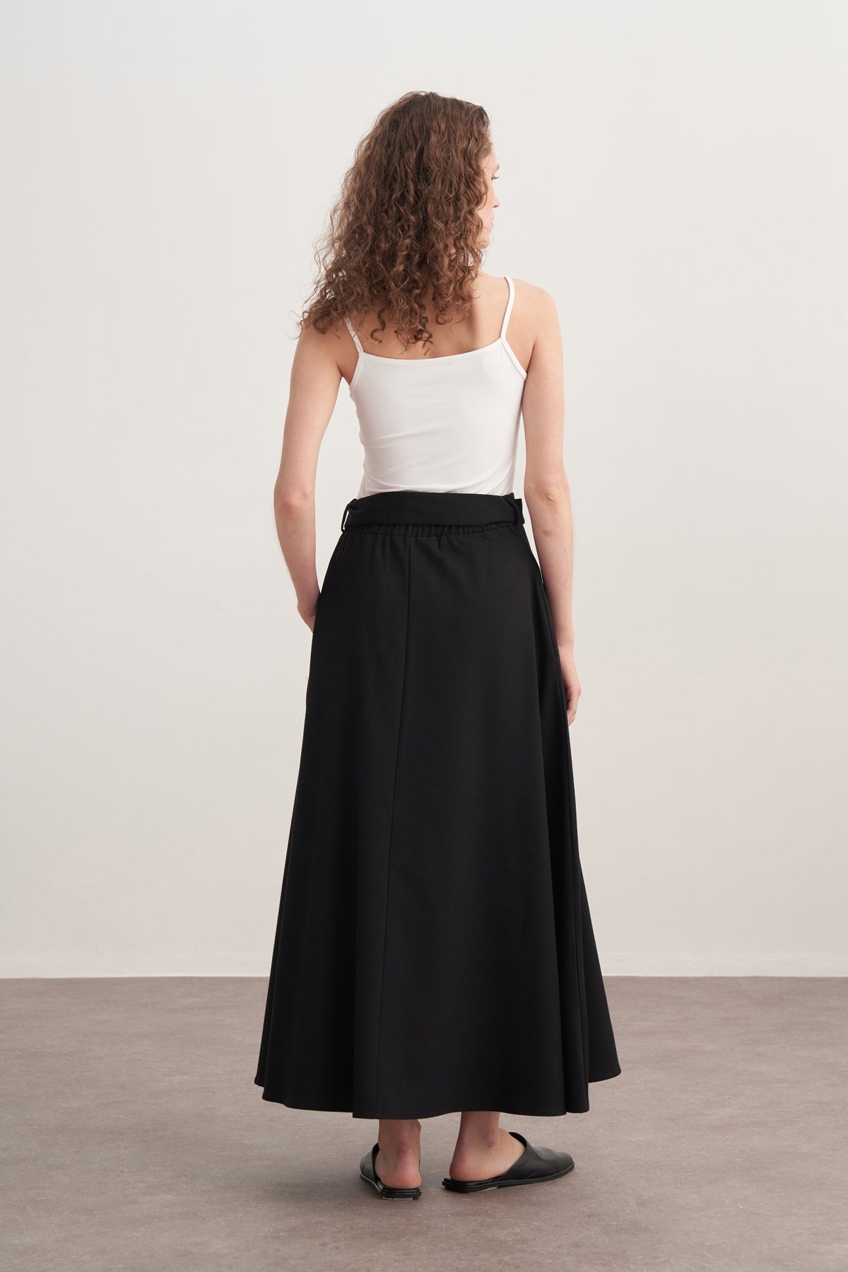 Kadın Gabardin Kemerli Kloş Etek Siyah