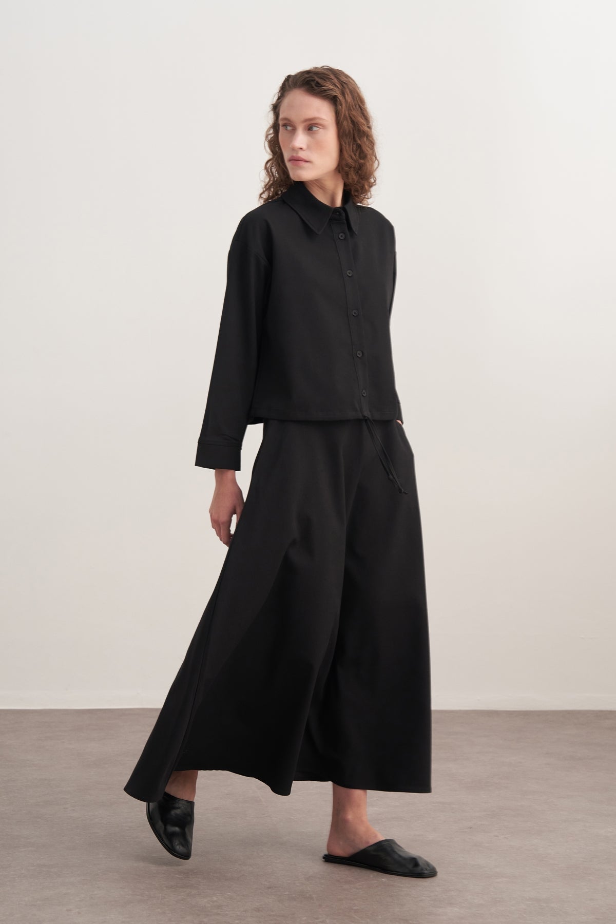 Kadın Gabardin Gömlekli Kloş Etek Takım Siyah