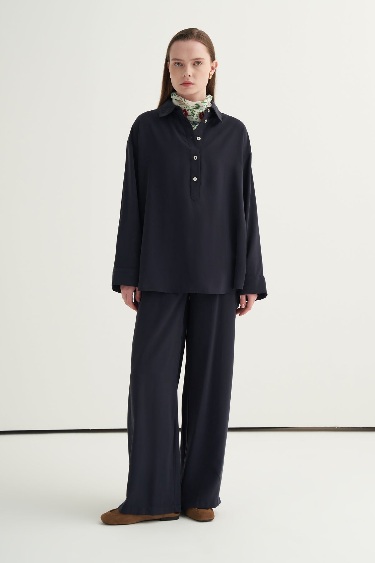 Kadın Modal Pat Kapamalı Gömlek Lacivert