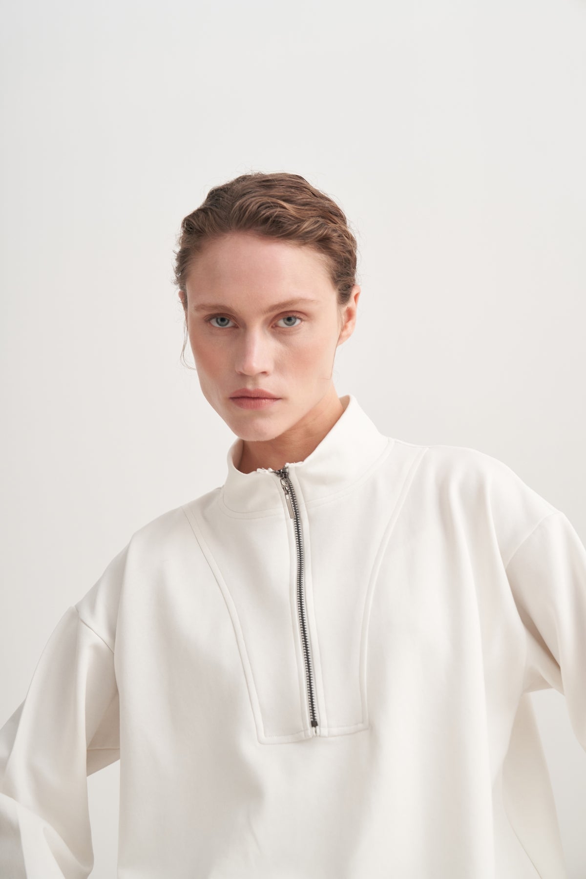 Kadın İnterlok Dik Yaka Sweat Ekru