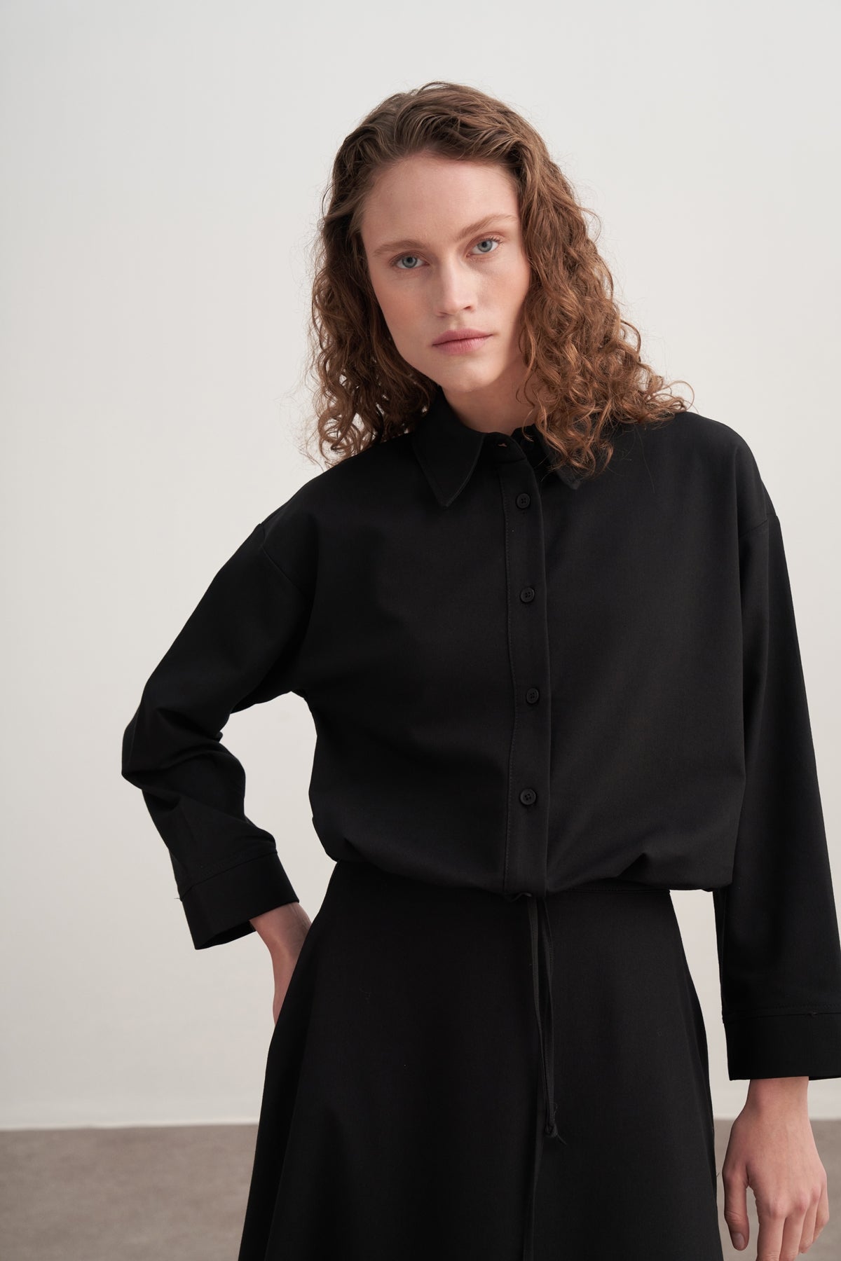 Kadın Gabardin Gömlekli Kloş Etek Takım Siyah