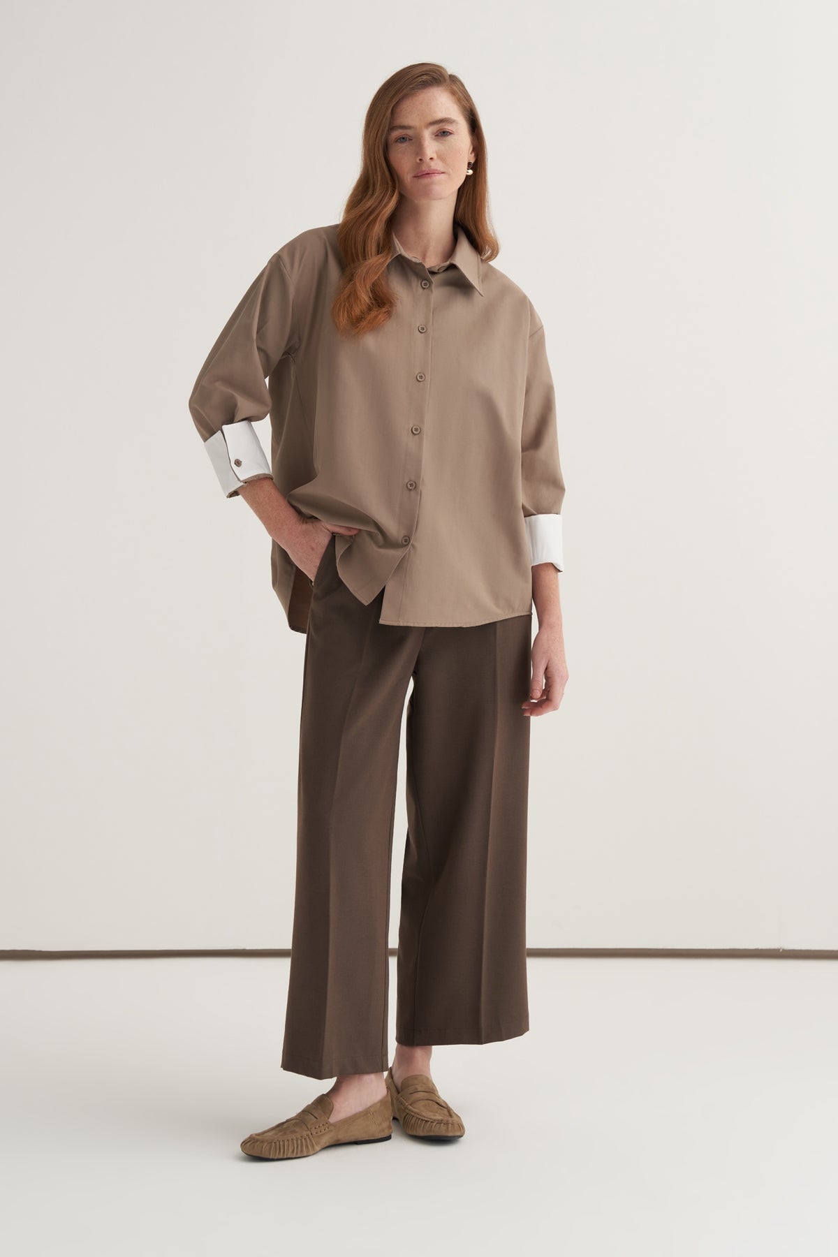 Kadın Poplin Kontrast Manşetli Gömlek Vizon