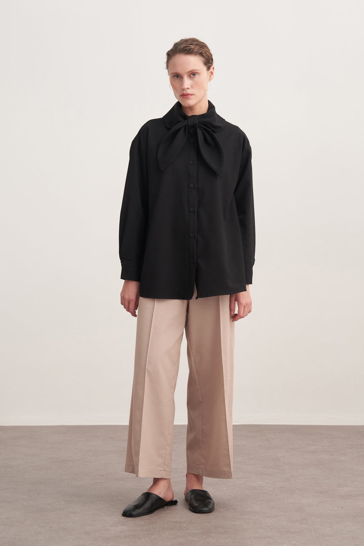 Kadın Gabardin Yaka Detaylı Gömlek Siyah