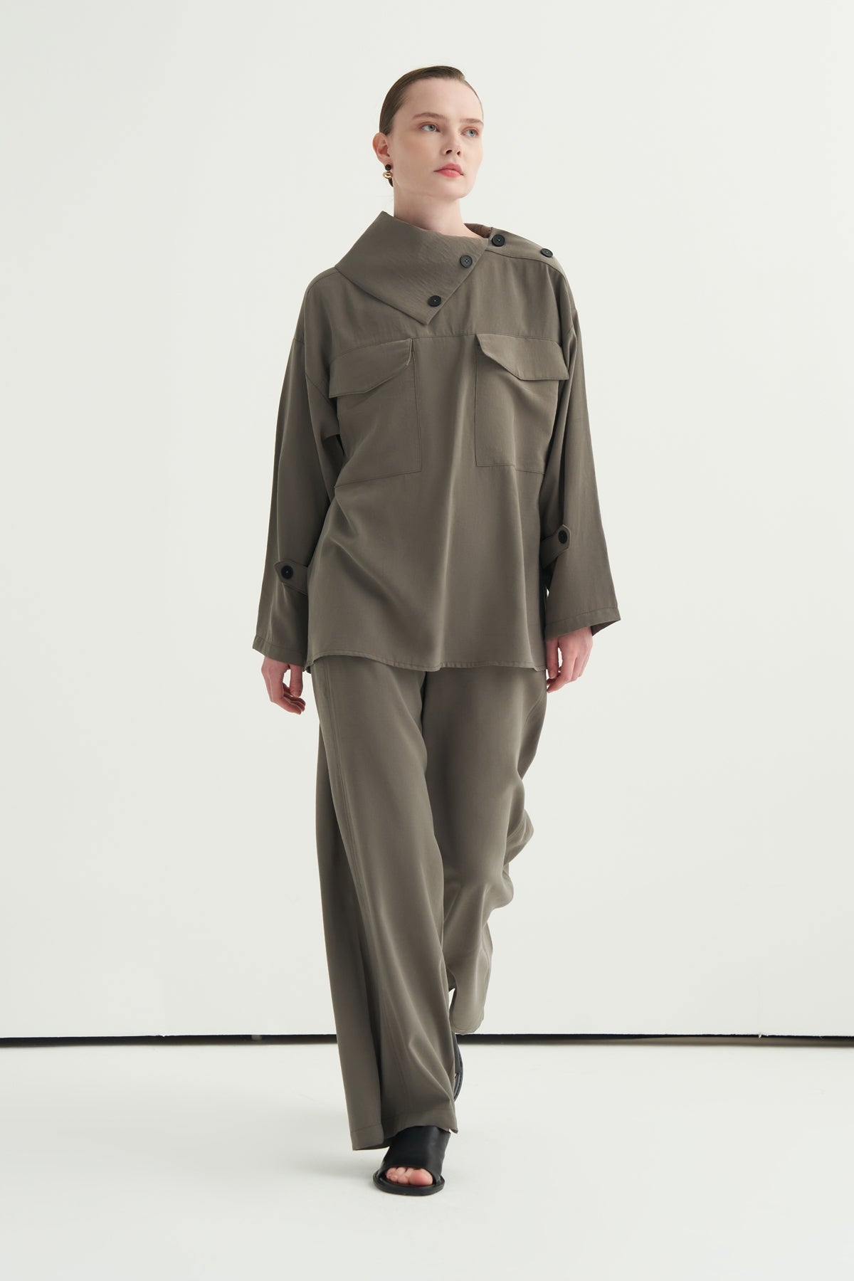 Kadın Modal Düğmeli Bluz Haki