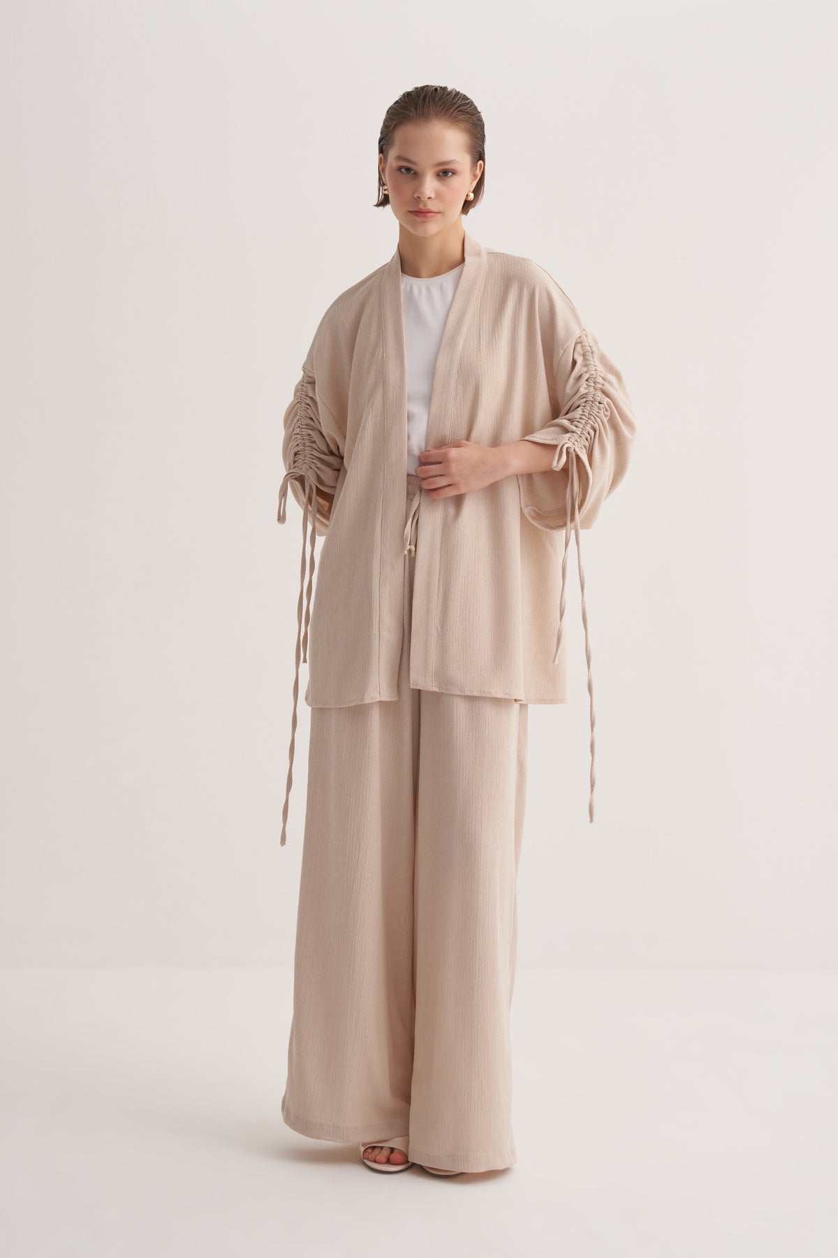 Kadın Örme Kumaş Büzgü Detaylı Kimono Takım Bej