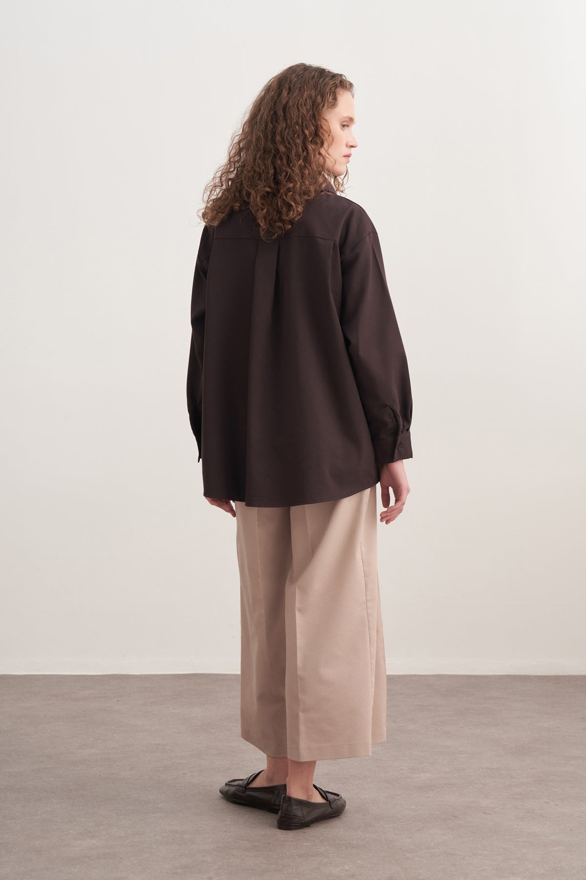 Kadın Gabardin Yaka Detaylı Gömlek Kahve