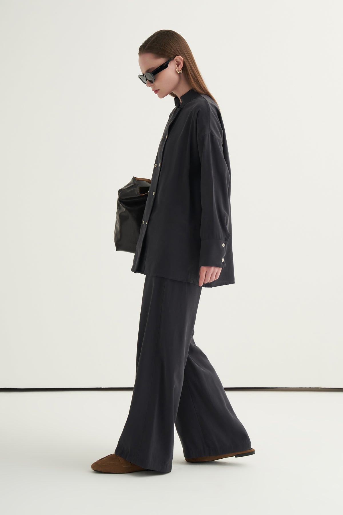 Kadın Modal Hakim Yakalı Dökümlü Bluz Füme