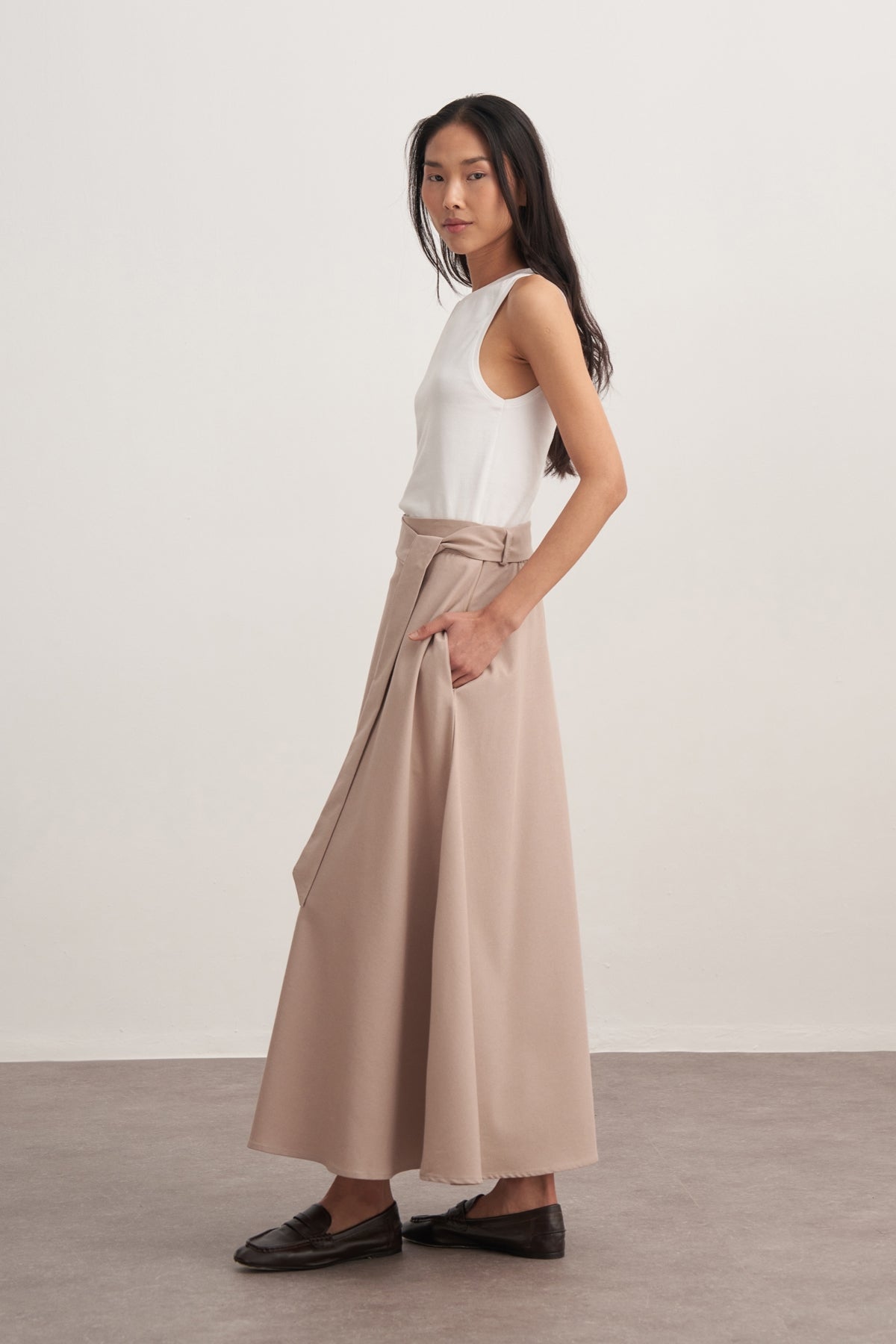 Kadın Gabardin Kemerli Kloş Etek Bej