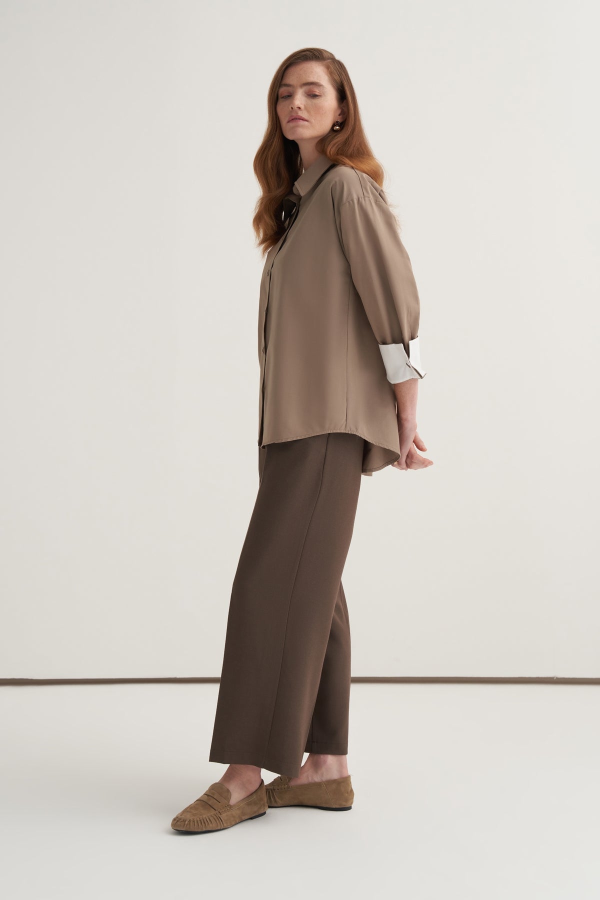 Kadın Poplin Kontrast Manşetli Gömlek Vizon