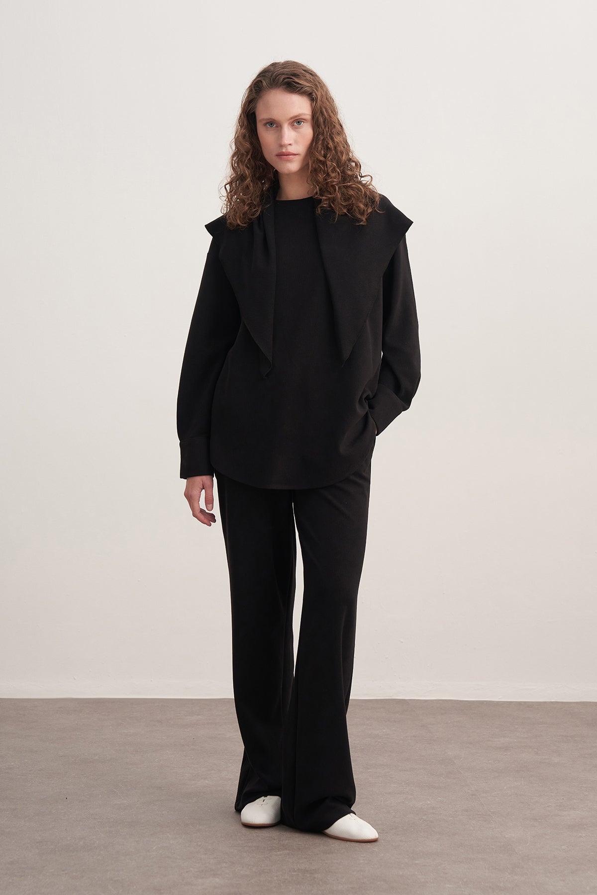 Kadın Şal Aksesuarlı 3’lü Pantolon Takım Siyah