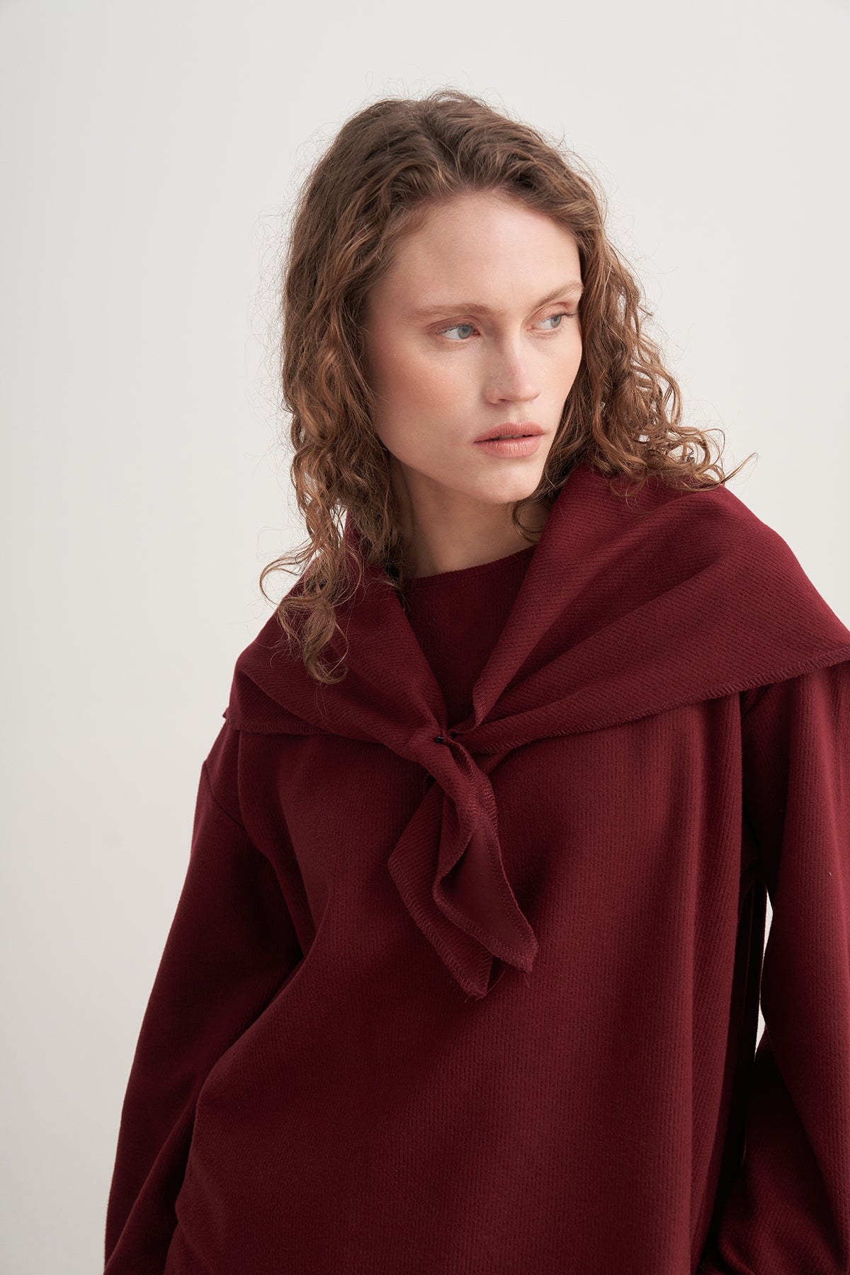 Kadın Şal Aksesuarlı 3’lü Pantolon Takım Bordo