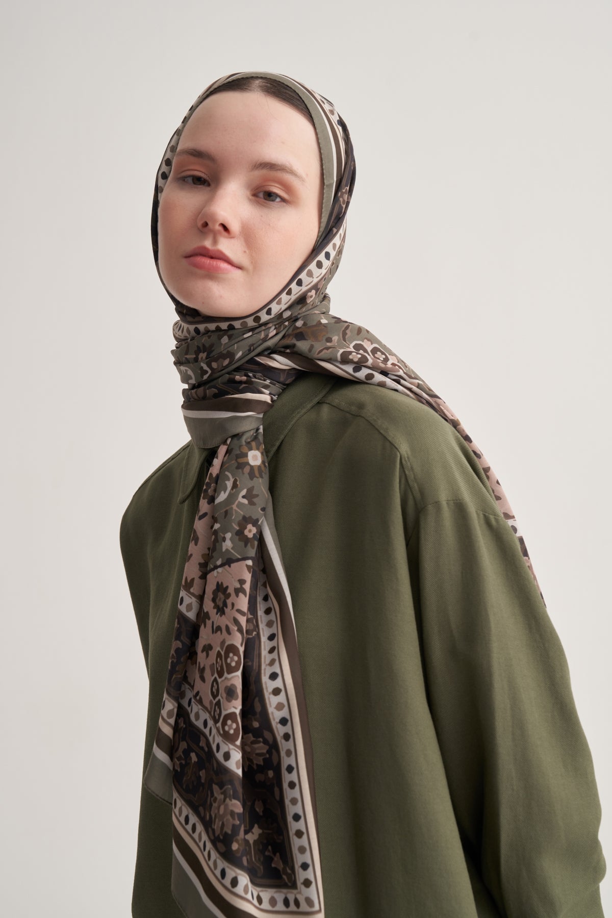 Kadın Soft Daisy Desen Şal Haki