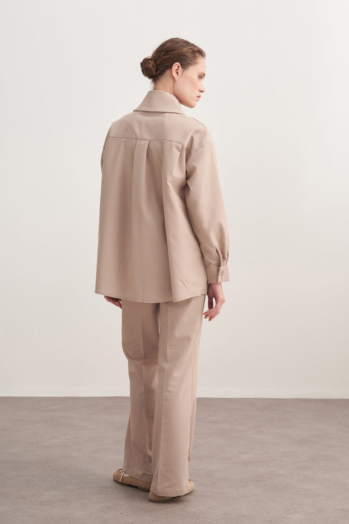 Kadın Gabardin Yaka Detaylı Gömlek Bej