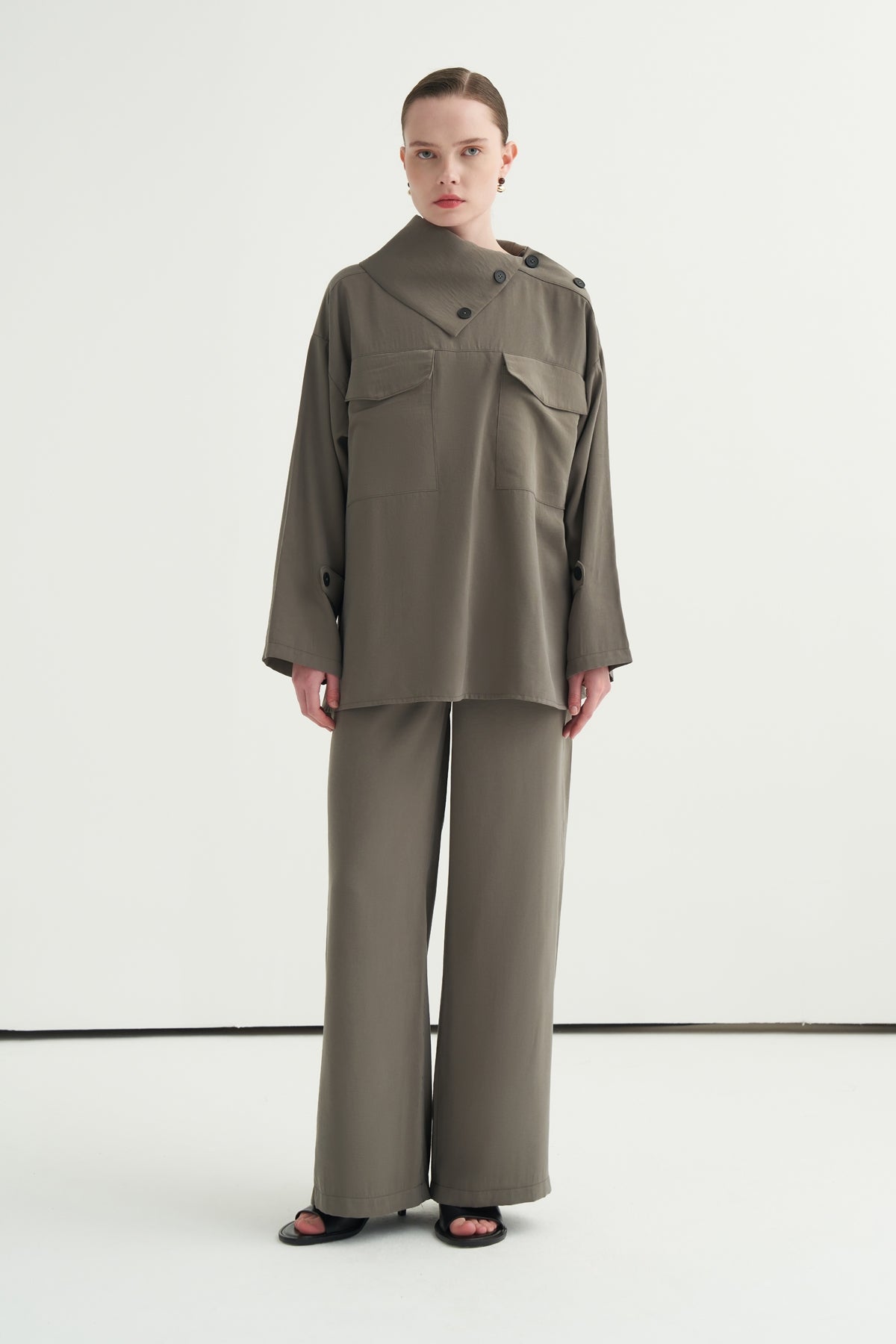 Kadın Modal Düğmeli Bluz Haki