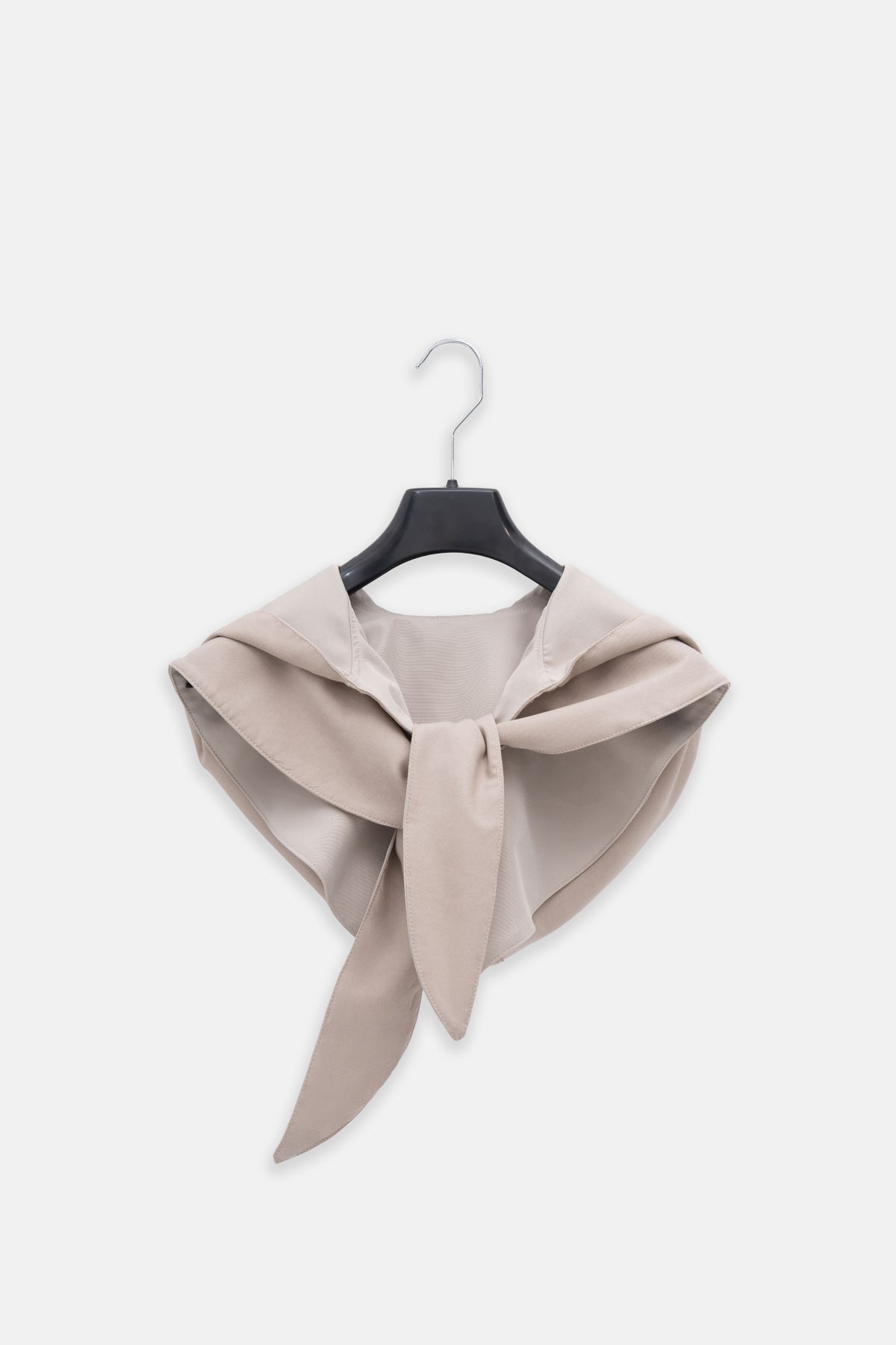 Kadın Şapkalı Omuz Şalı Bej