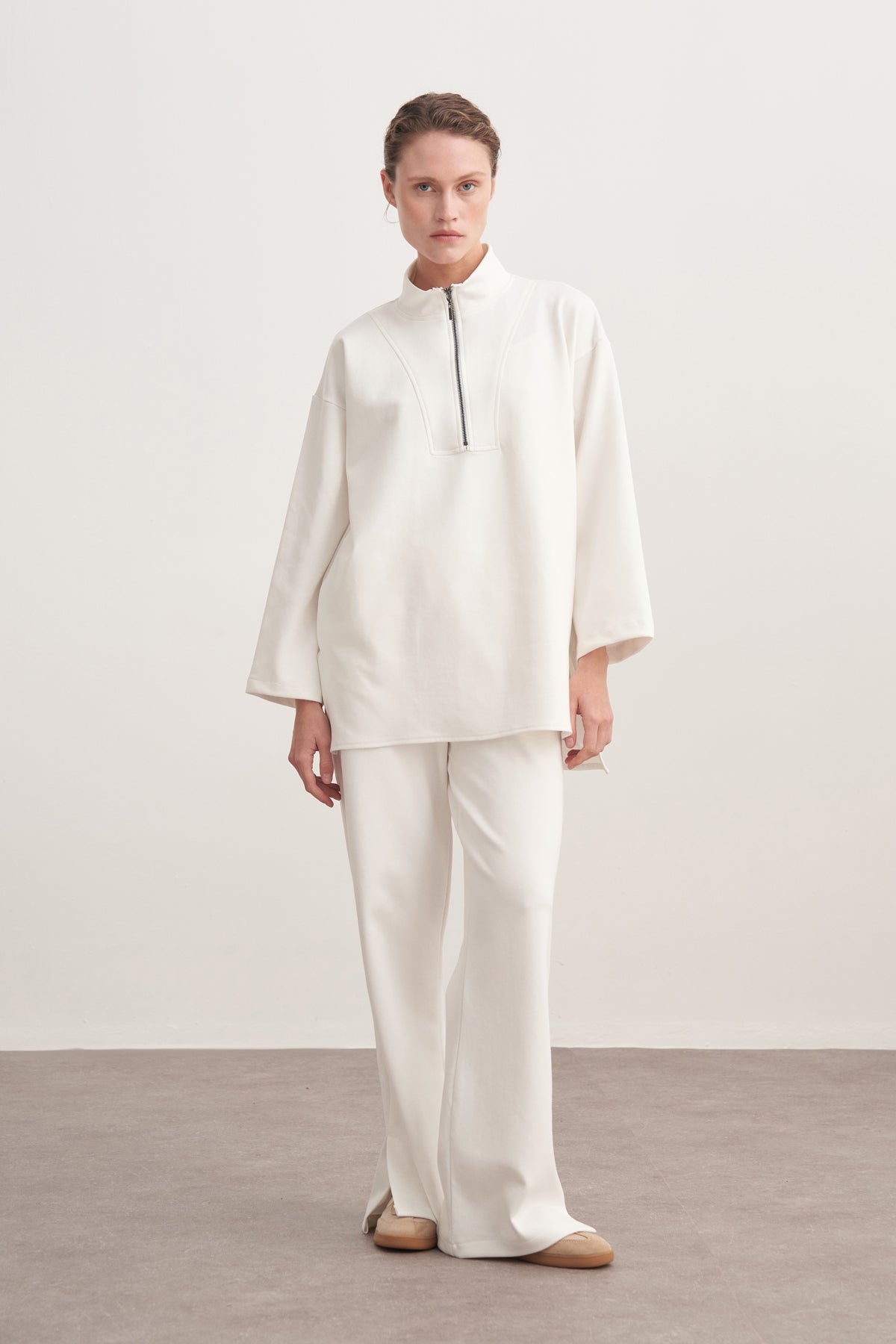 Kadın İnterlok Dik Yaka Sweat Ekru