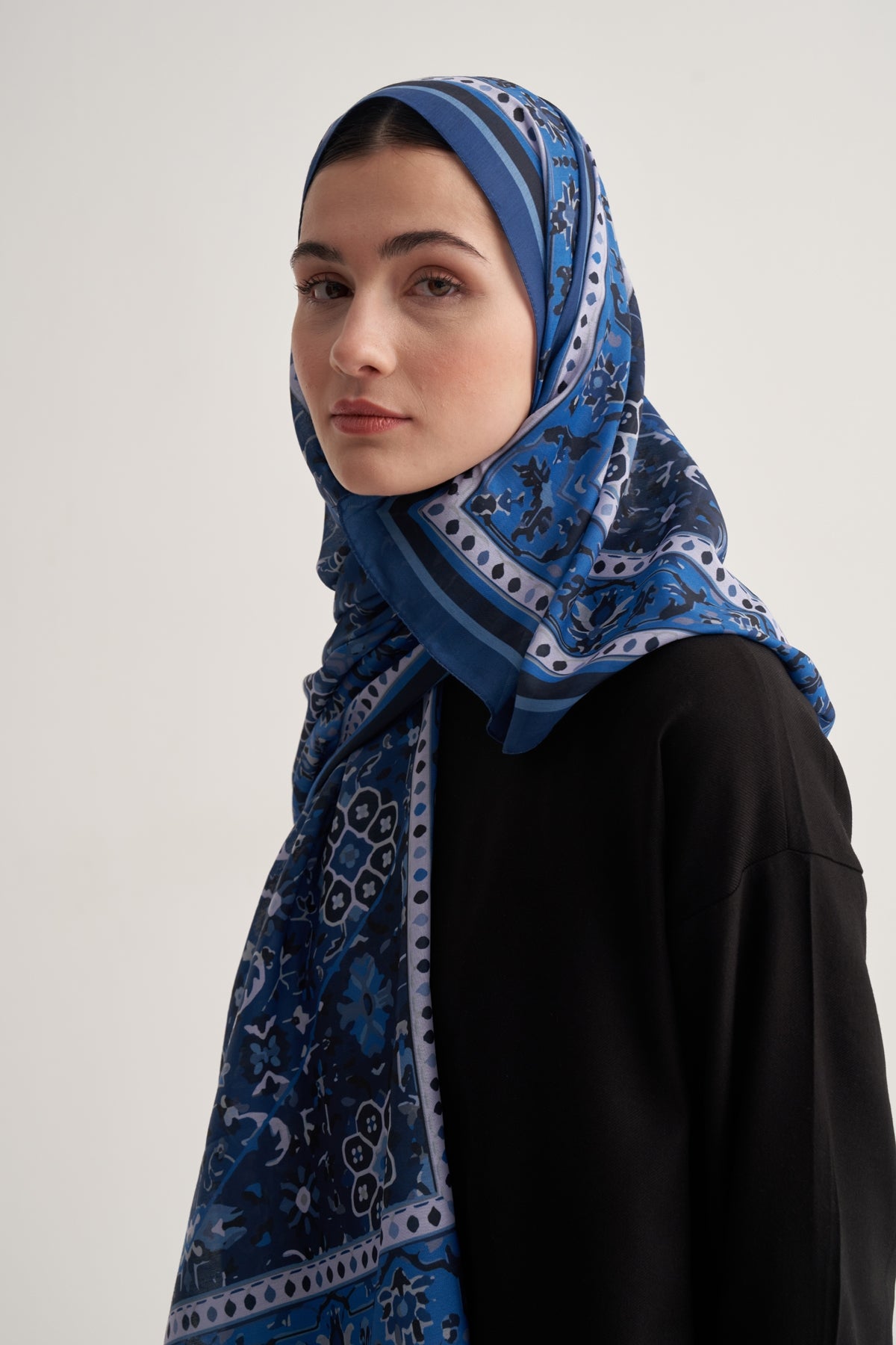 Kadın Soft Daisy Desen Şal Lacivert