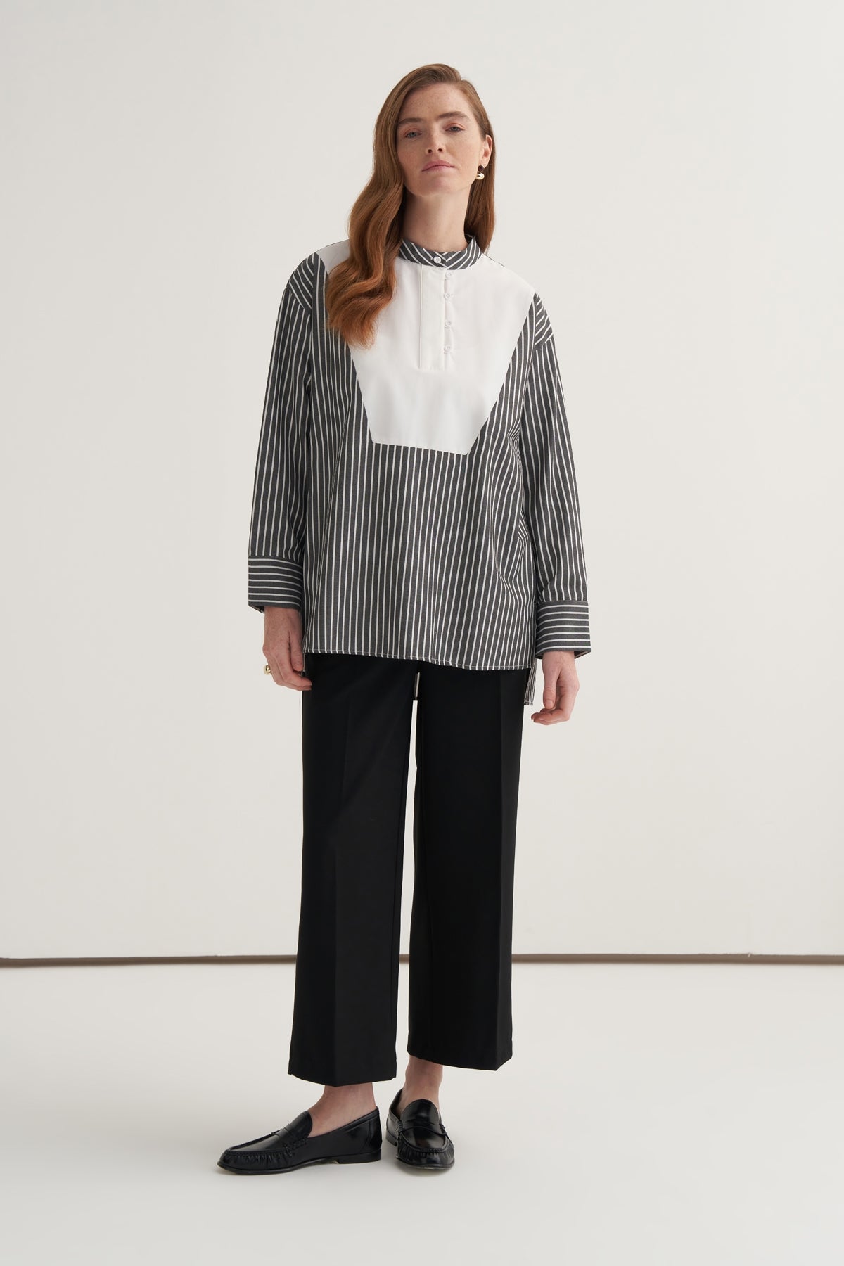Kadın Hakim Yaka Garnili Gömlek Siyah Çizgili